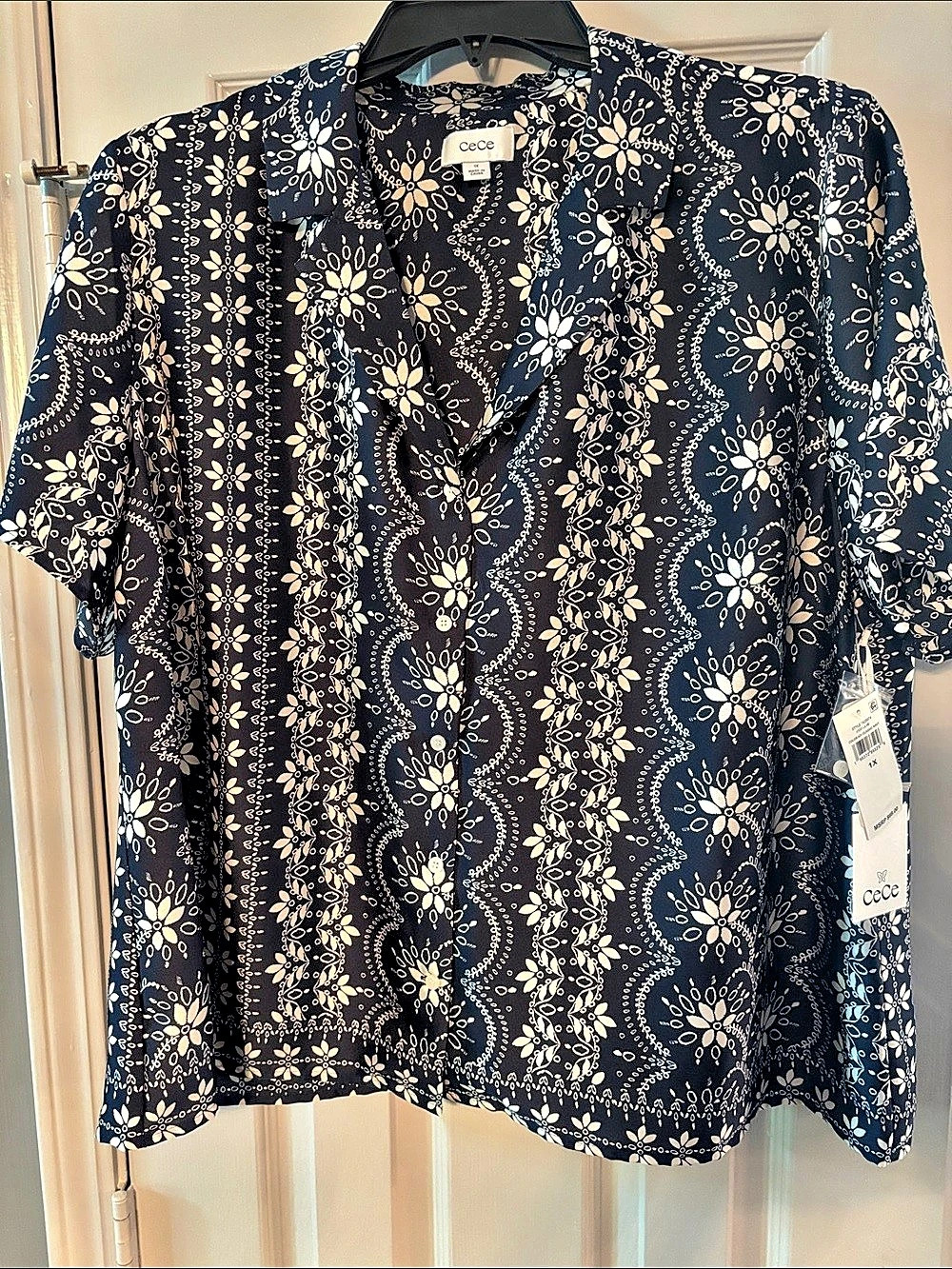 CeCe Navy with White Floral Button Down Top NWT